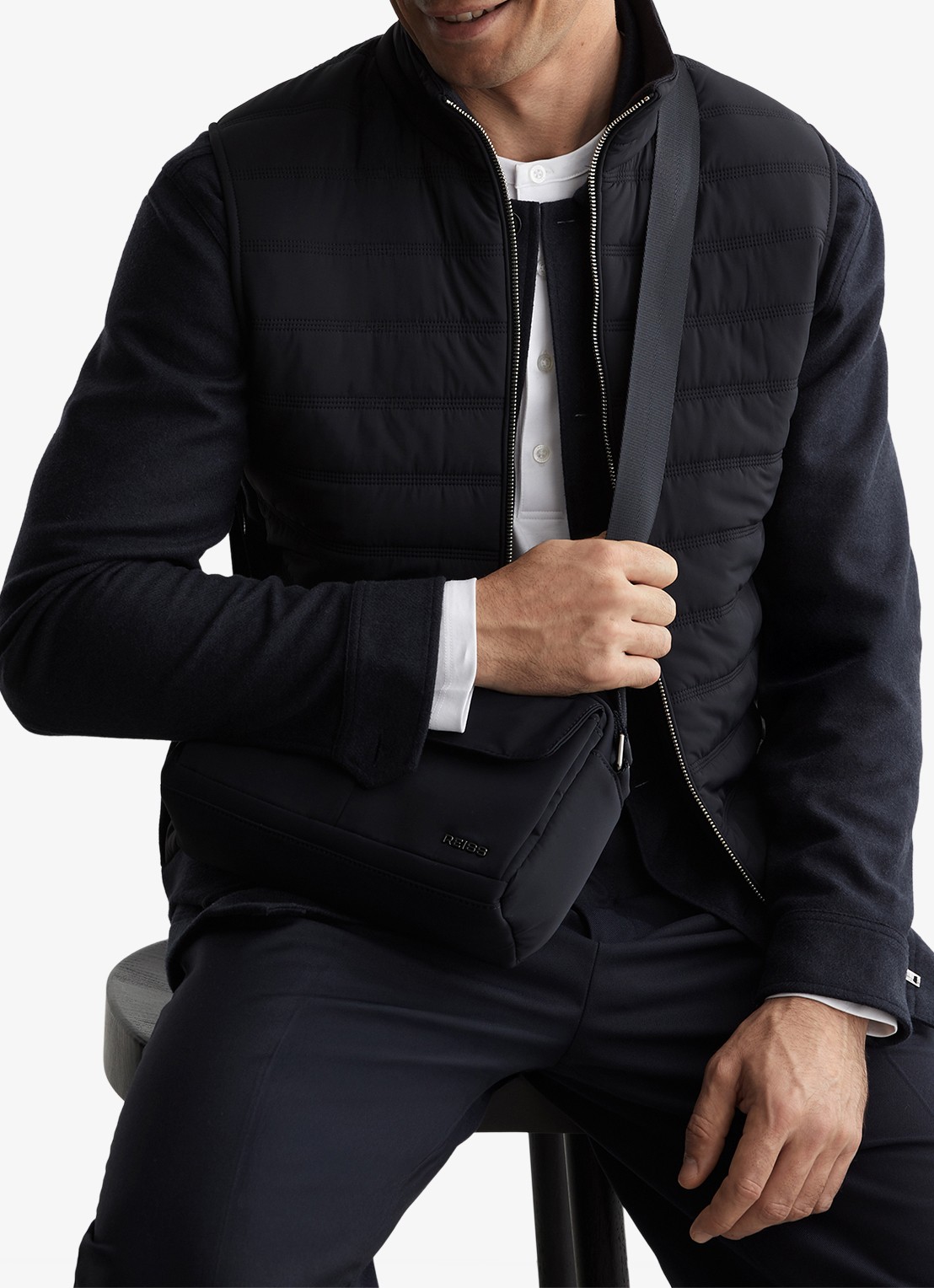 Reiss Newford bodywarmer in wolblend met opstaande kraag en steekzakken - detail 7 donkerblauw