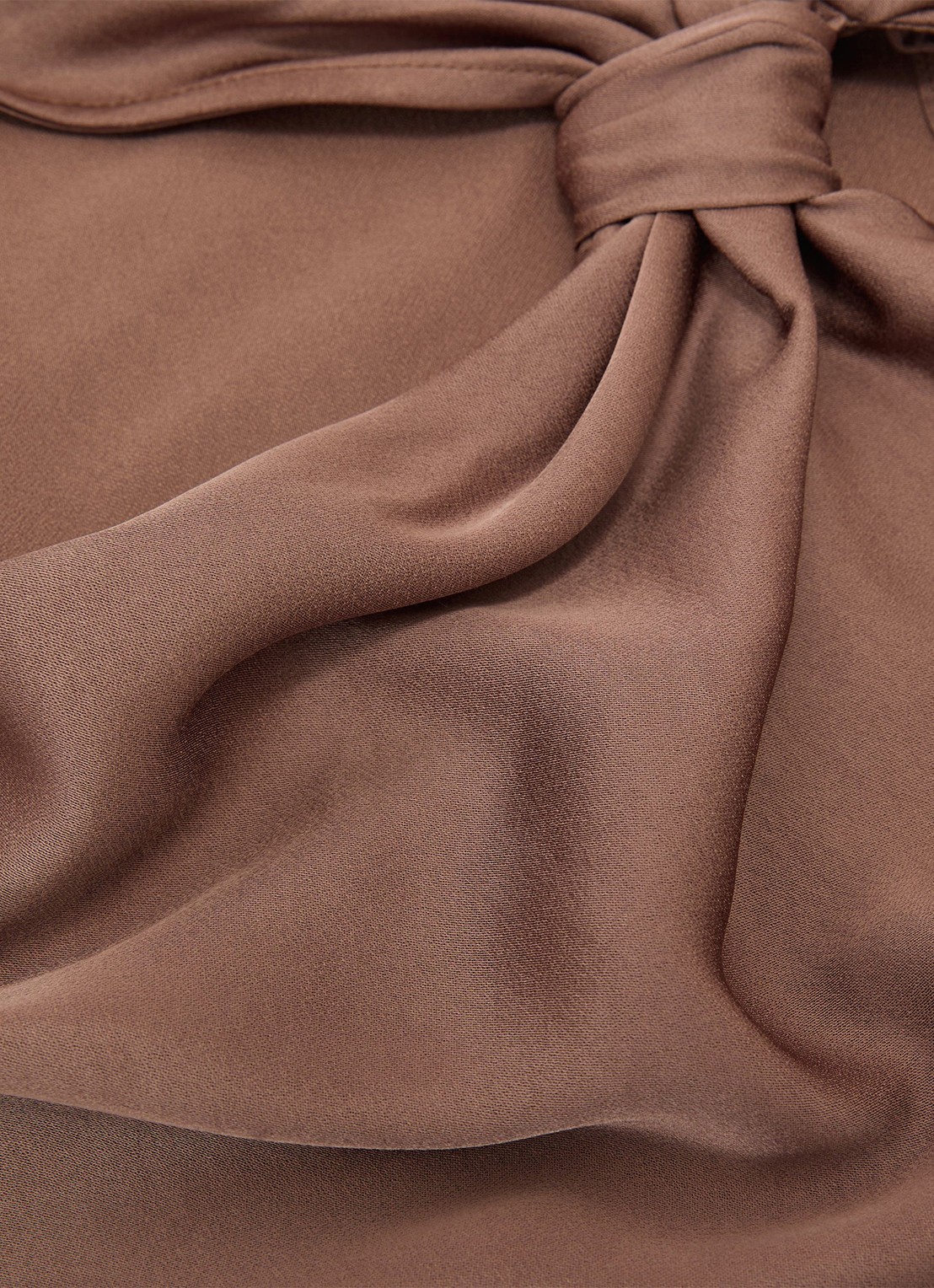 Reiss Paige maxi jurk met asymmetrische hals - detail 4 taupe