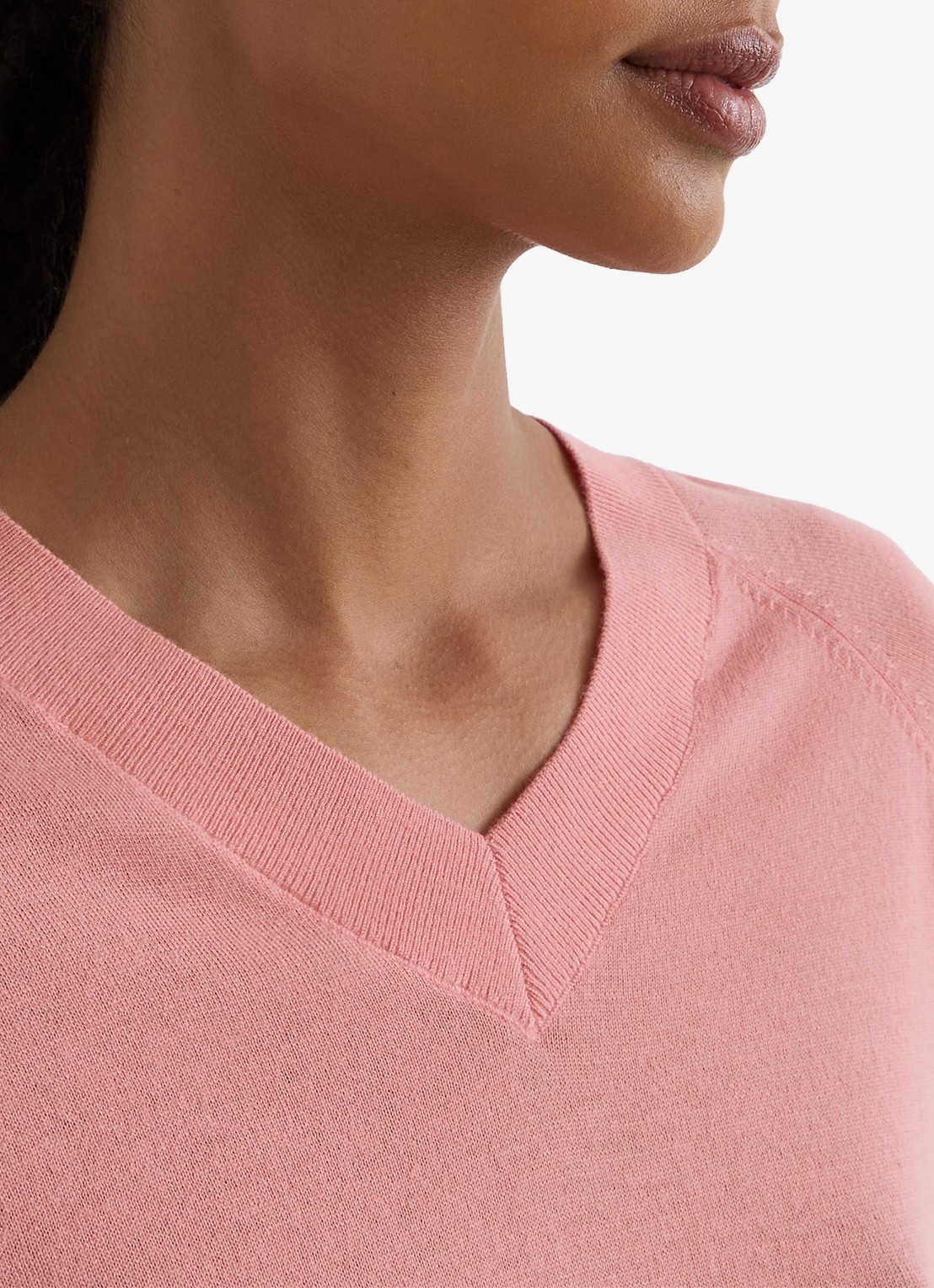 Reiss Paris fijngebreide pullover in merino wolblend - detail roze