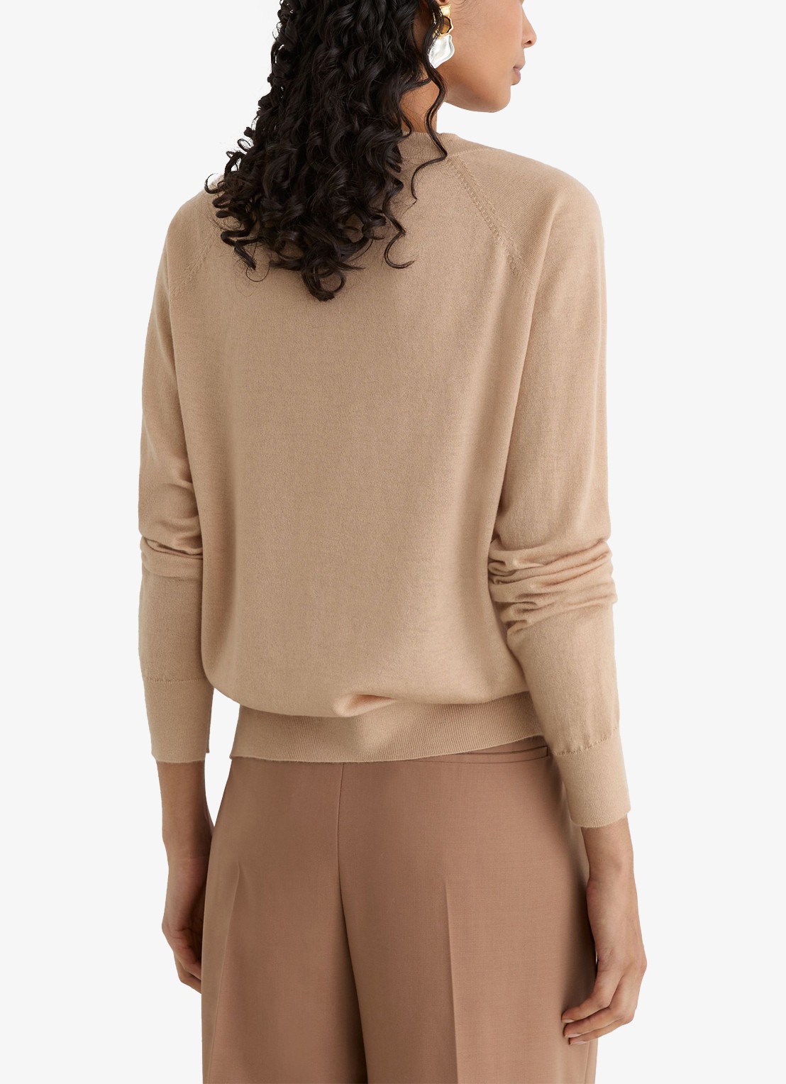 Reiss PARIS Ultra-Soft Merino Wool V-Neck Jumper - achterkant camel