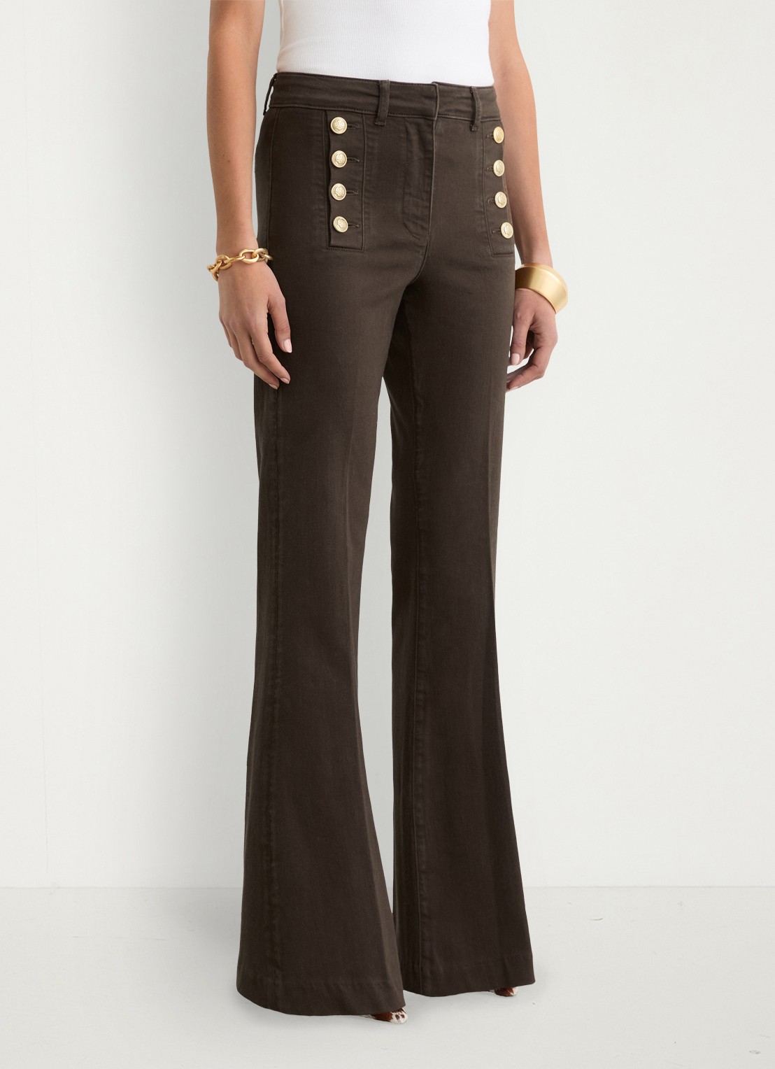 Reiss Petite Athena mid waist flared jeans met sierknopen  - detail 4 bruin
