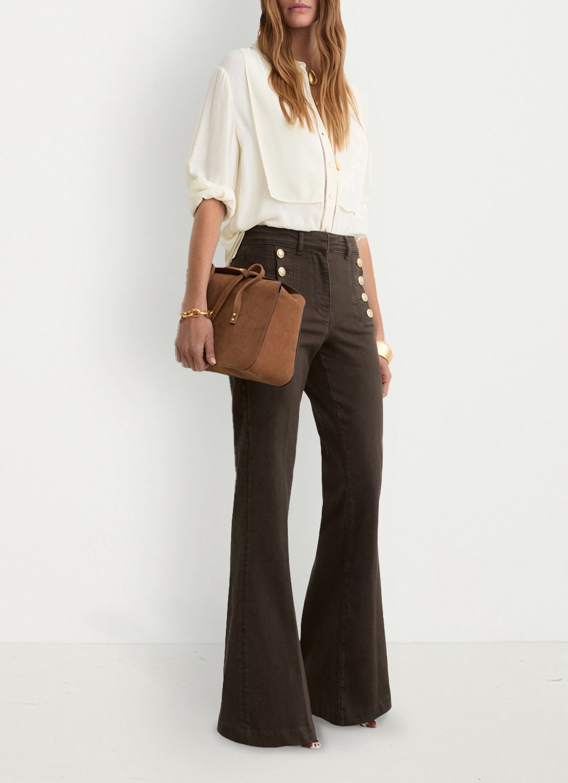 Reiss Petite Athena mid waist flared jeans met sierknopen  - voorkant 2 bruin