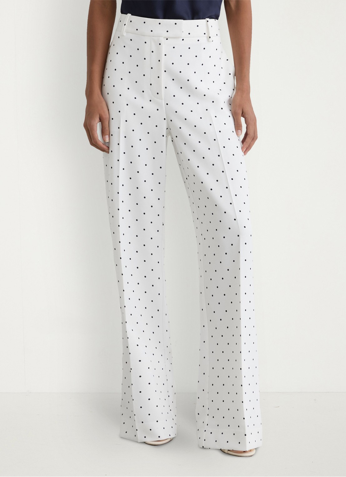 Reiss Petite Beatrix high waist wide fit pantalon met stippenprint - detail 4 donkerblauw