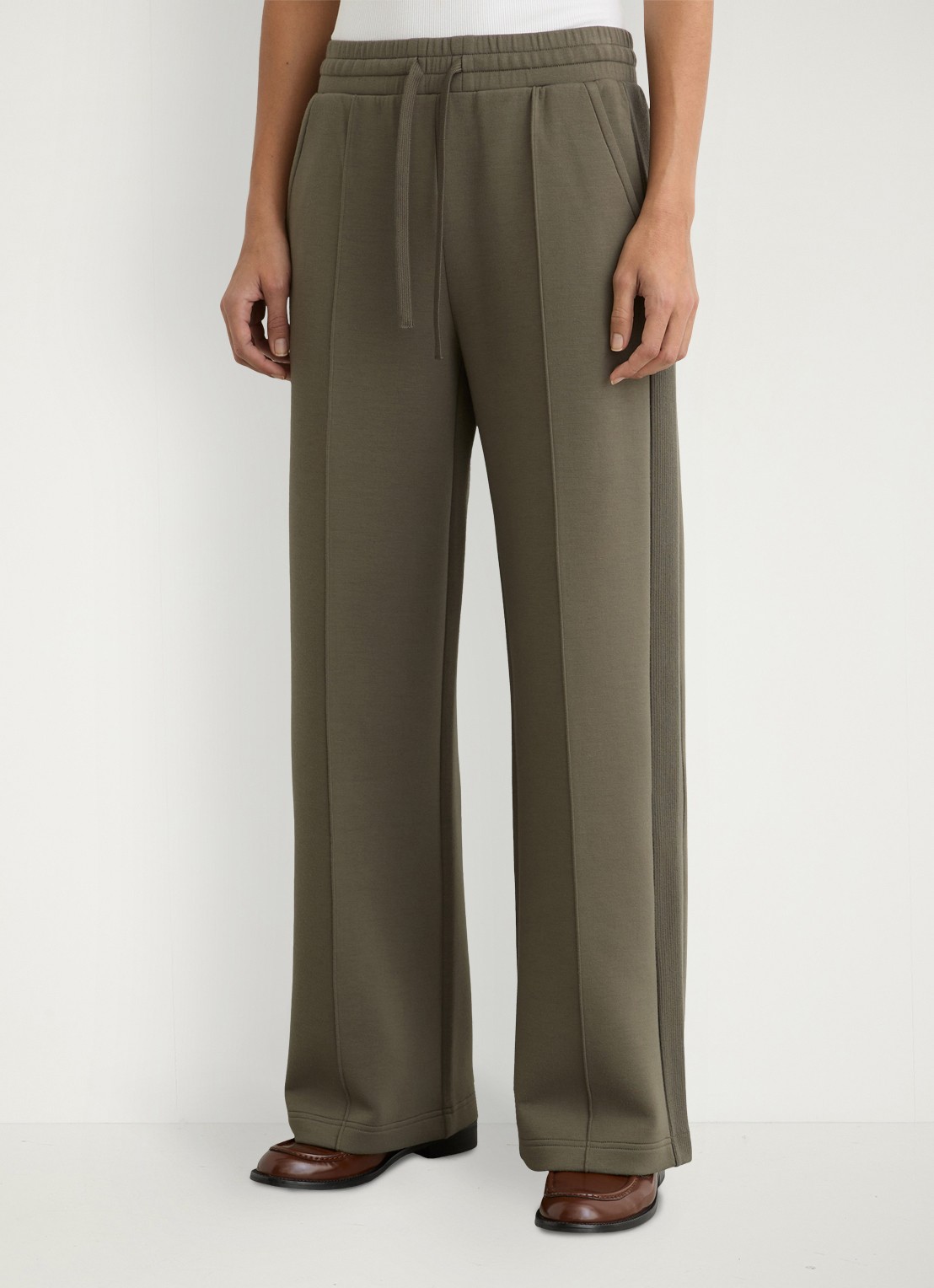 Reiss Petite Bella high waist wide fit joggingbroek met steekzakken - detail khaki