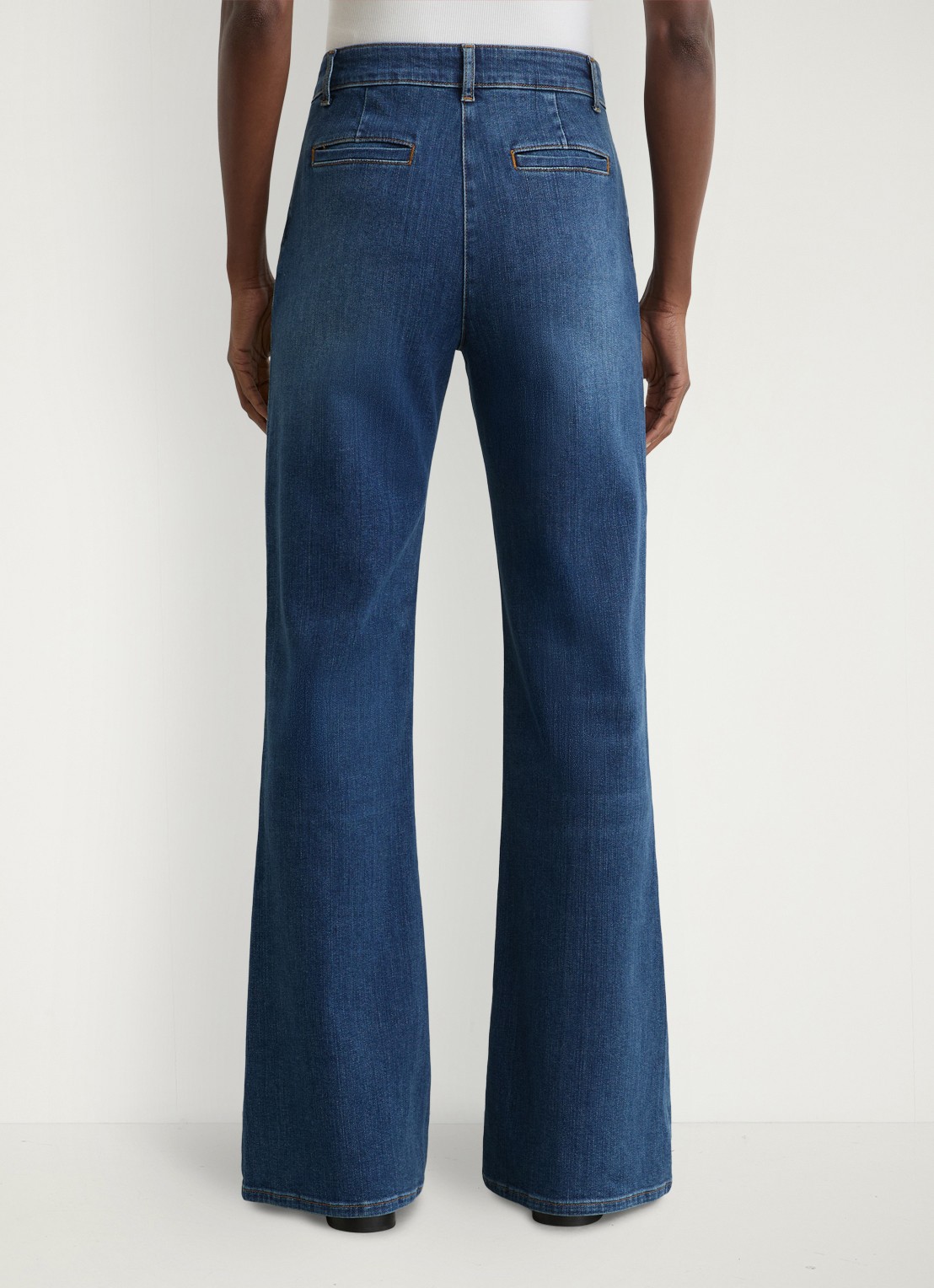 Reiss PETITE CLAUDE Pintuck-Detail Flared Jeans - achterkant donkerblauw