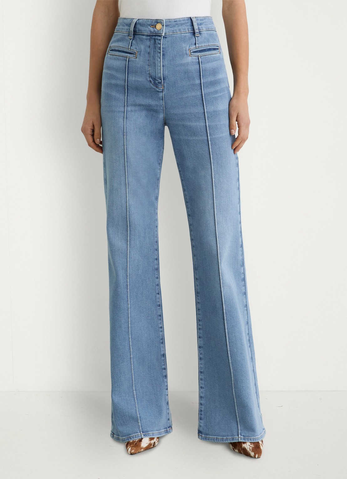 Reiss PETITE CLAUDE Pintuck-Detail Flared Jeans - detail 2 lichtblauw