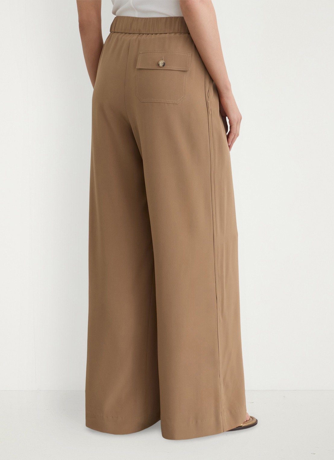 Reiss Petite Maria high waist wide fit pantalon van zijde - achterkant 3 camel