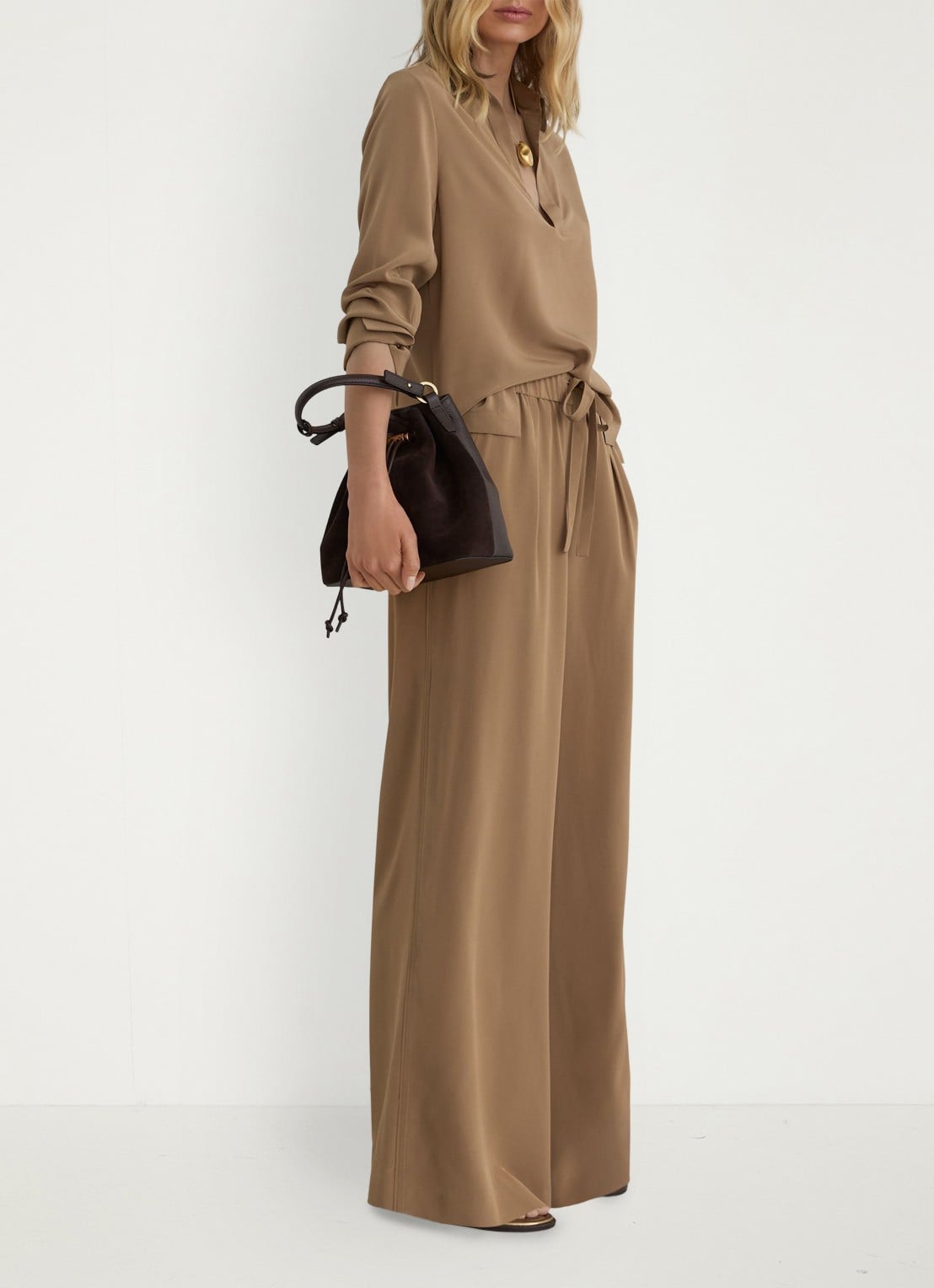 Reiss Petite Maria high waist wide fit pantalon van zijde - voorkant 2 camel