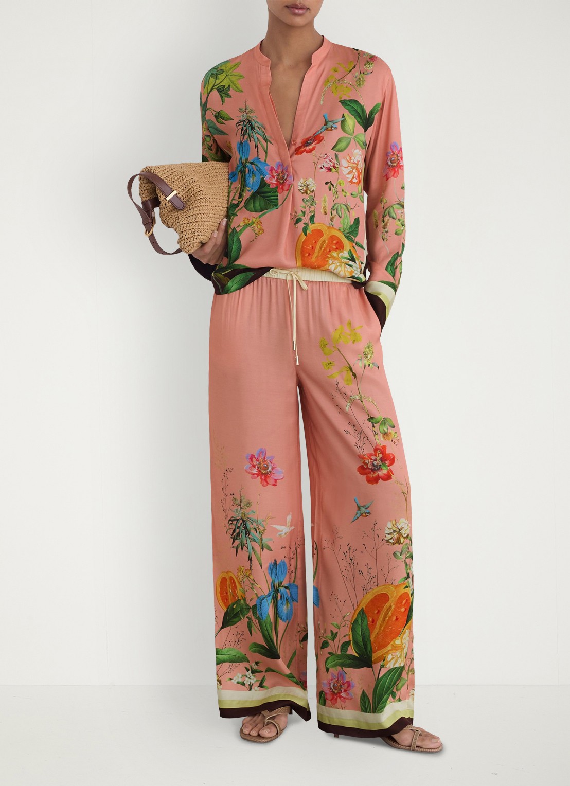Reiss Petite Milos mid waist wide fit pantalon met print - voorkant 2 oudroze