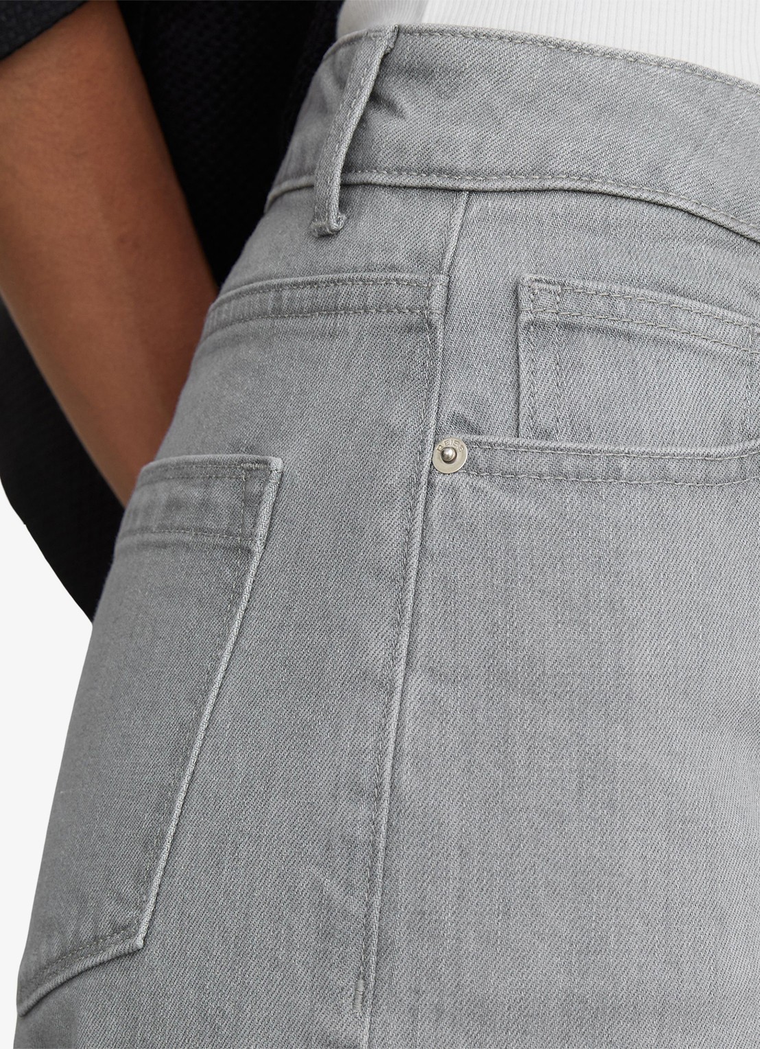 Reiss Petite Selin mid waist straight leg jeans met gekleurde wassing - detail 6 grijs