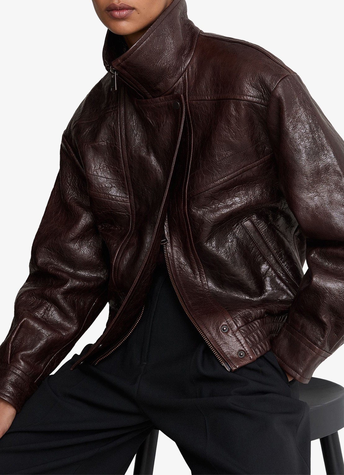 Reiss Petra leren jack met structuur - detail aubergine