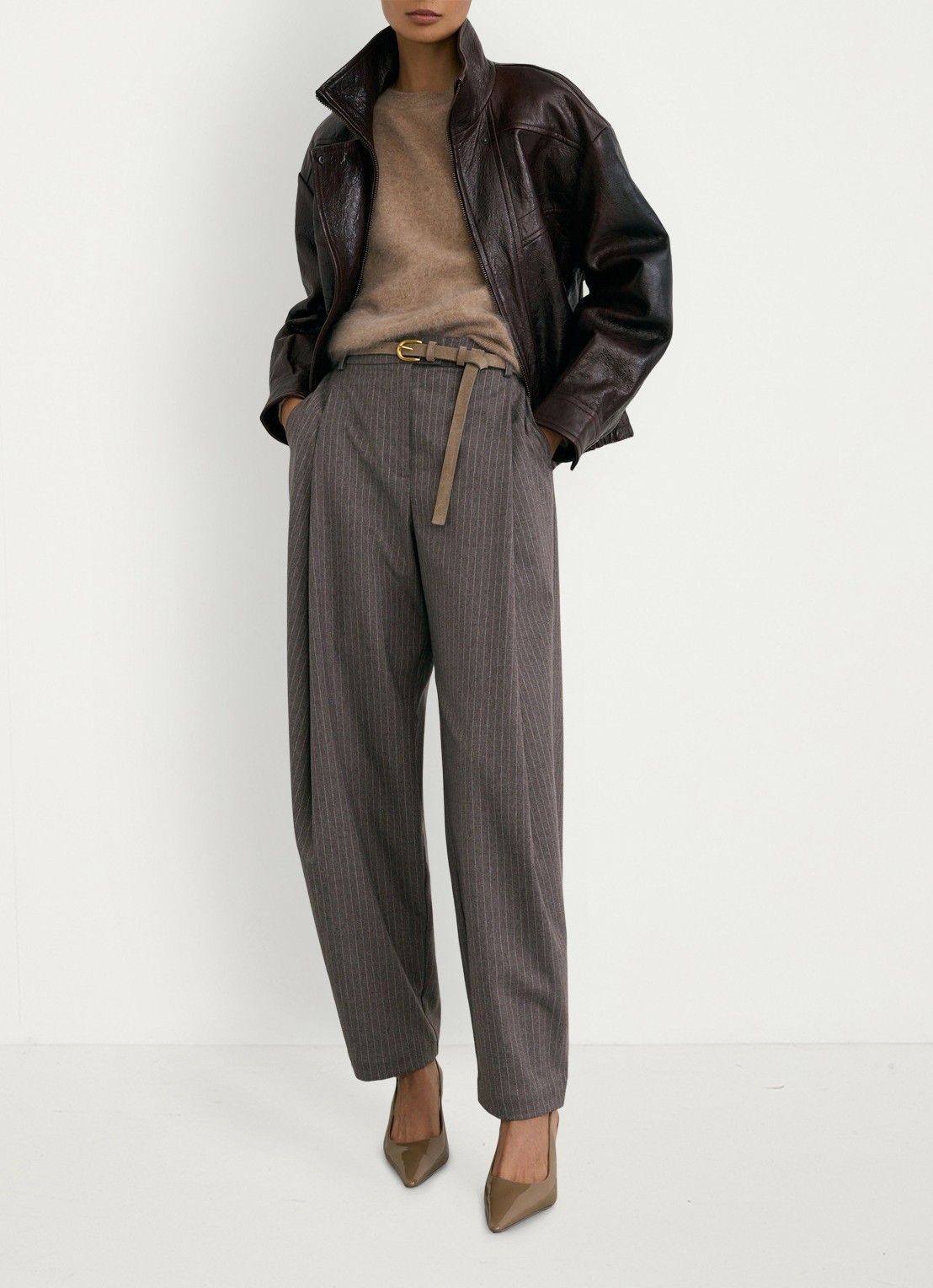 Reiss Phae high waist balloon fit pantalon met streepprint - voorkant 6 beige
