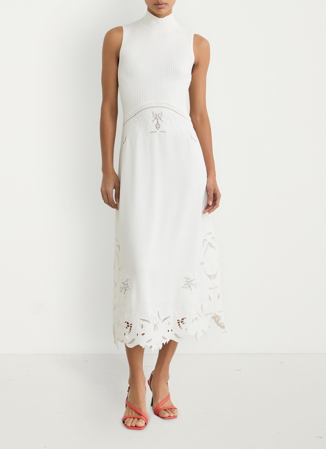 Reiss Phoenix ribgebreide midi jurk met broderie  - voorkant 6 wit