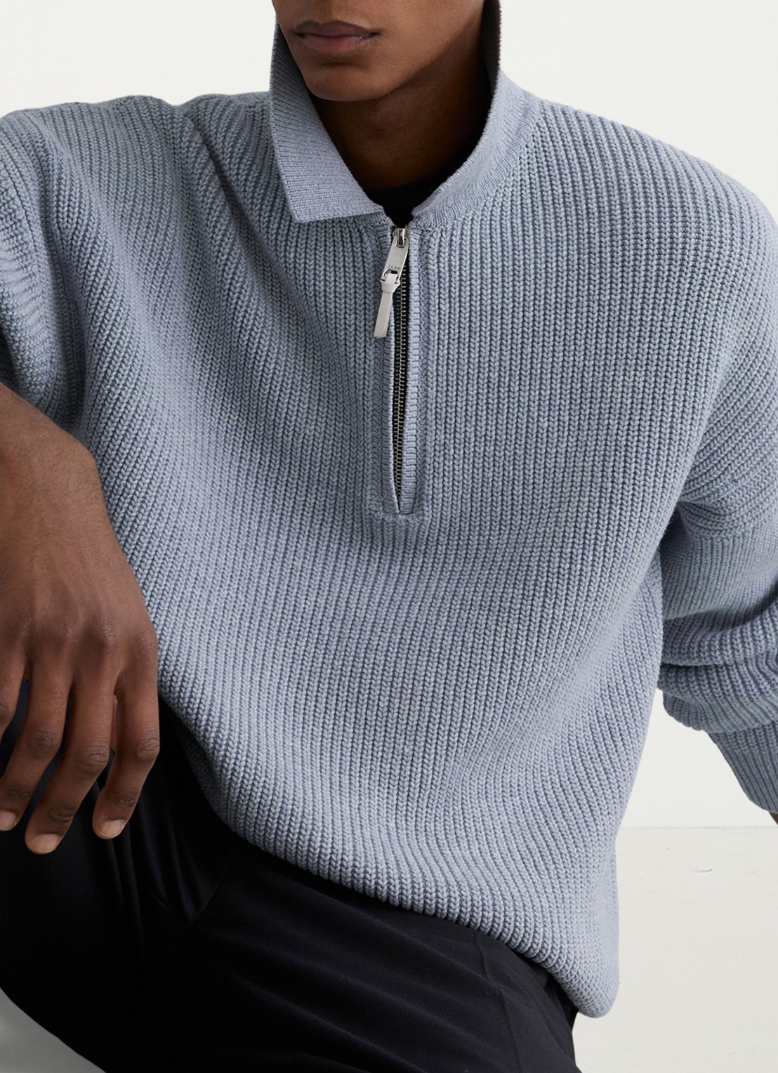 Reiss Prop ribgebreide trui met halve rits  - detail 2 lichtblauw