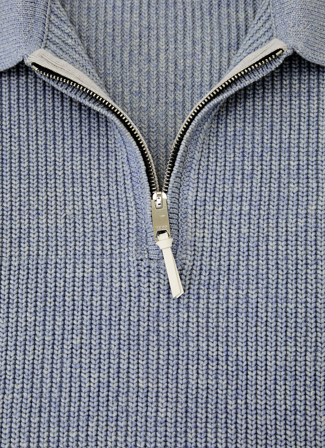 Reiss Prop ribgebreide trui met halve rits  - detail 5 lichtblauw