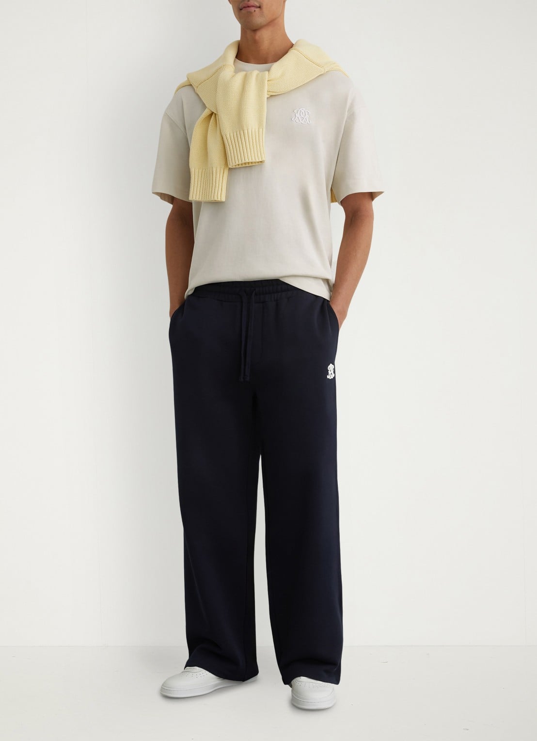 Reiss Rainer T-shirt met borduring - voorkant 2 white / wit