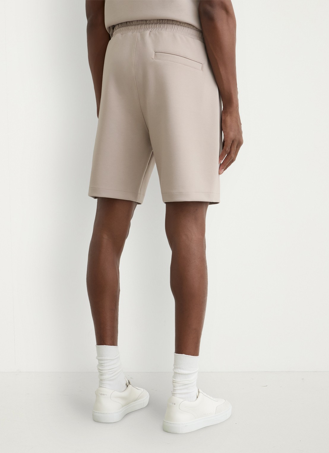 Reiss Reid straight fit korte broek met steekzakken - achterkant stone / beige