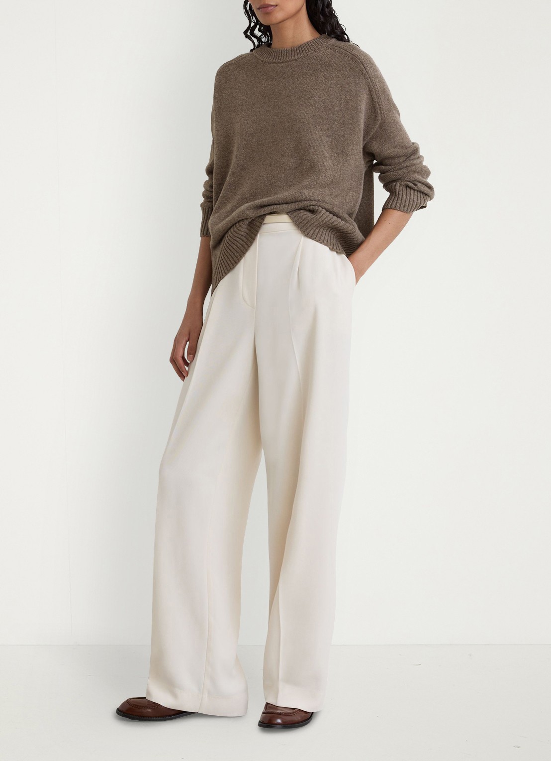 Reiss RILEY fijngebreide trui in kasjmierblend  - voorkant 6 beige
