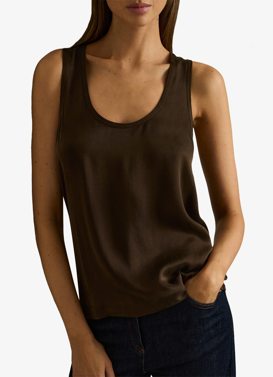 Reiss Ruby top van zijde - detail 2 chocoladebruin