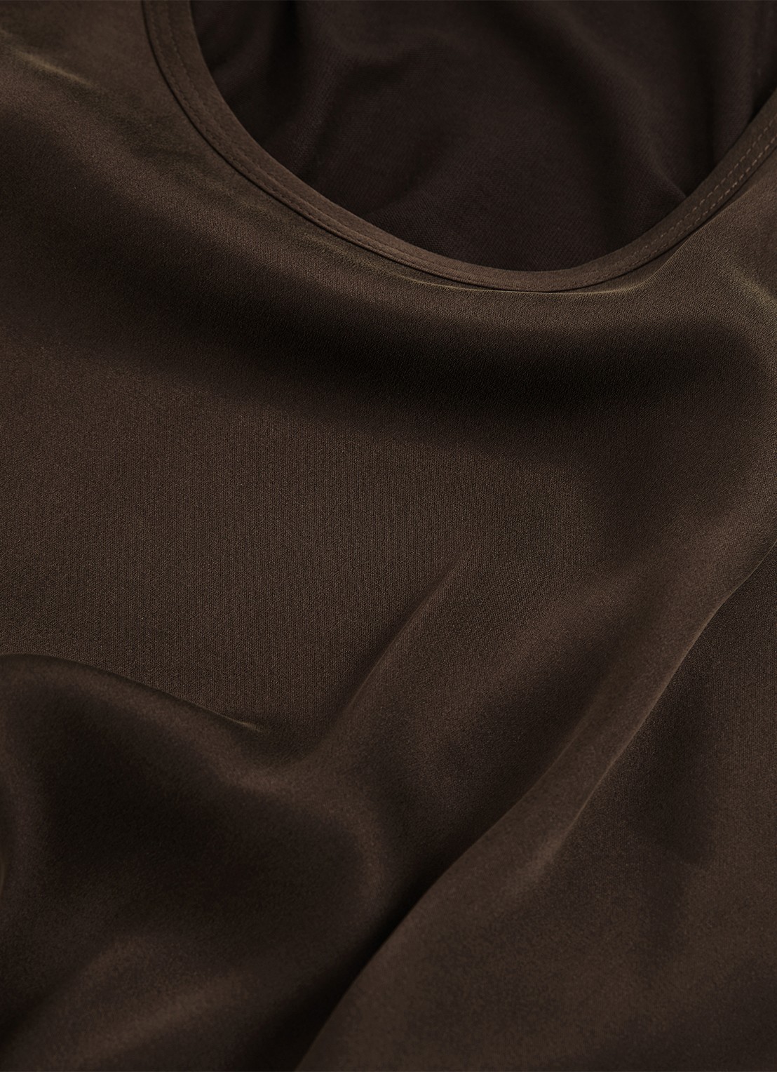 Reiss Ruby top van zijde - detail 4 chocoladebruin