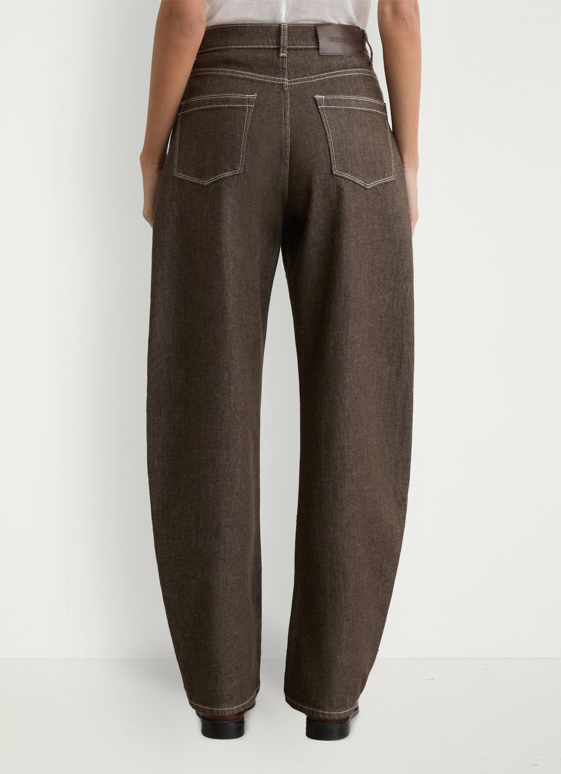 Reiss Sabel high waist tapered fit jeans met steekzakken - achterkant 3 bruin
