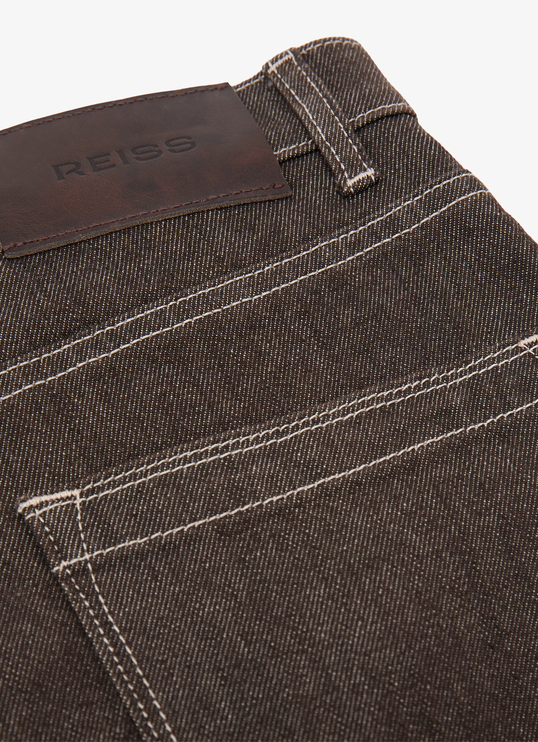 Reiss Sabel high waist tapered fit jeans met steekzakken - detail 5 bruin