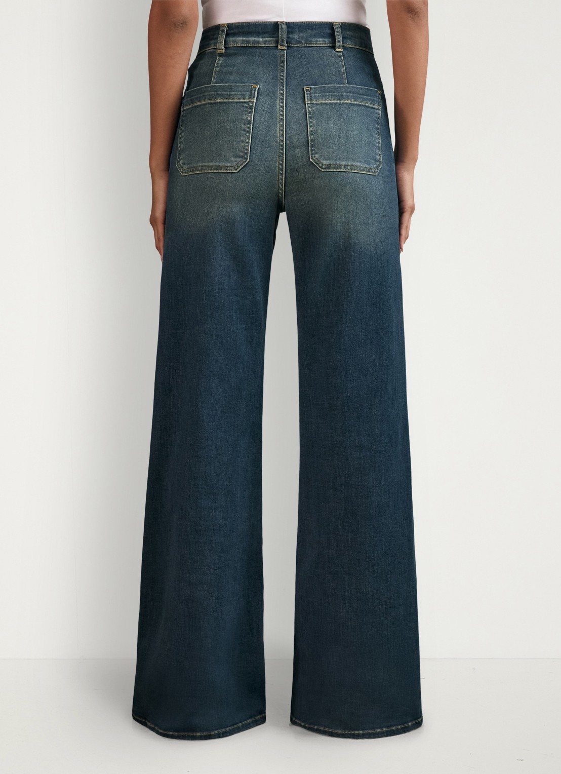 Reiss Sakura high waist flared jeans  - achterkant blauw
