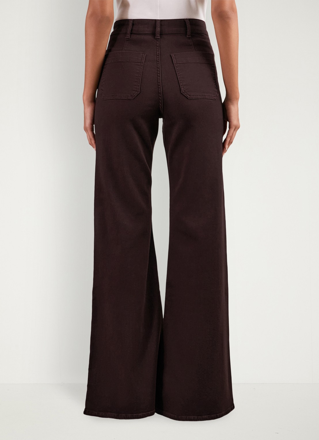 Reiss Sakura high waisted flared jeans met steekzakken - achterkant roodbruin