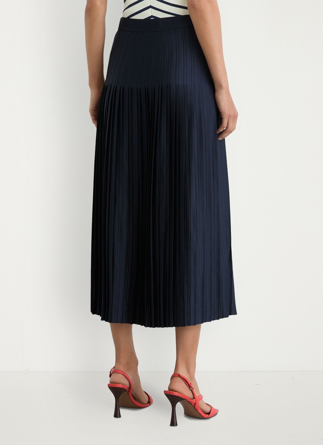 Reiss Savannah midi plooirok met split - achterkant 3 donkerblauw