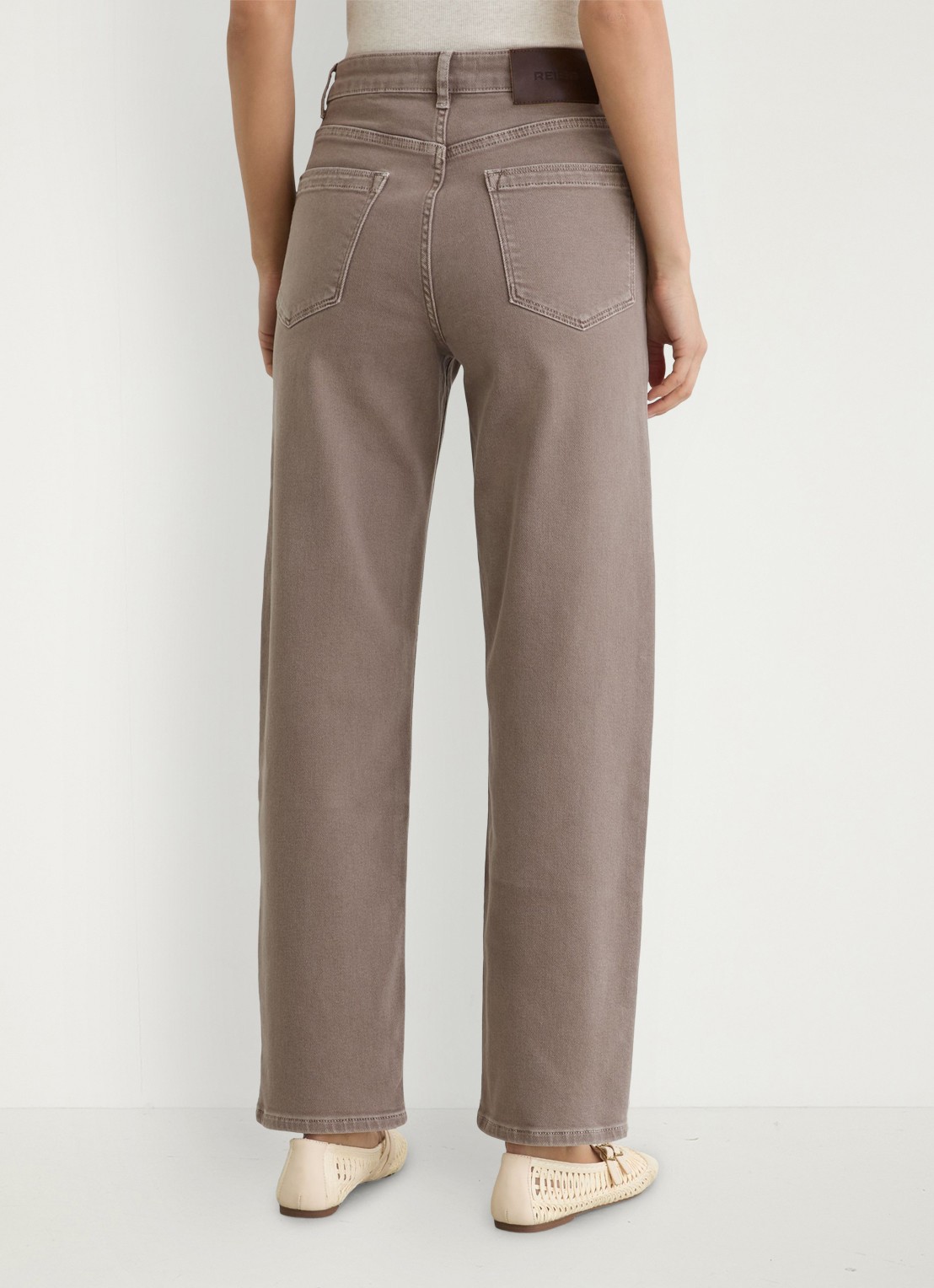 Reiss Selin mid waist straight leg jeans met steekzakken - achterkant naturel