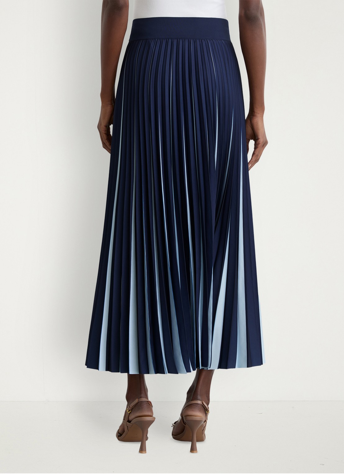 Reiss Serena midi rok met plooien - achterkant donkerblauw