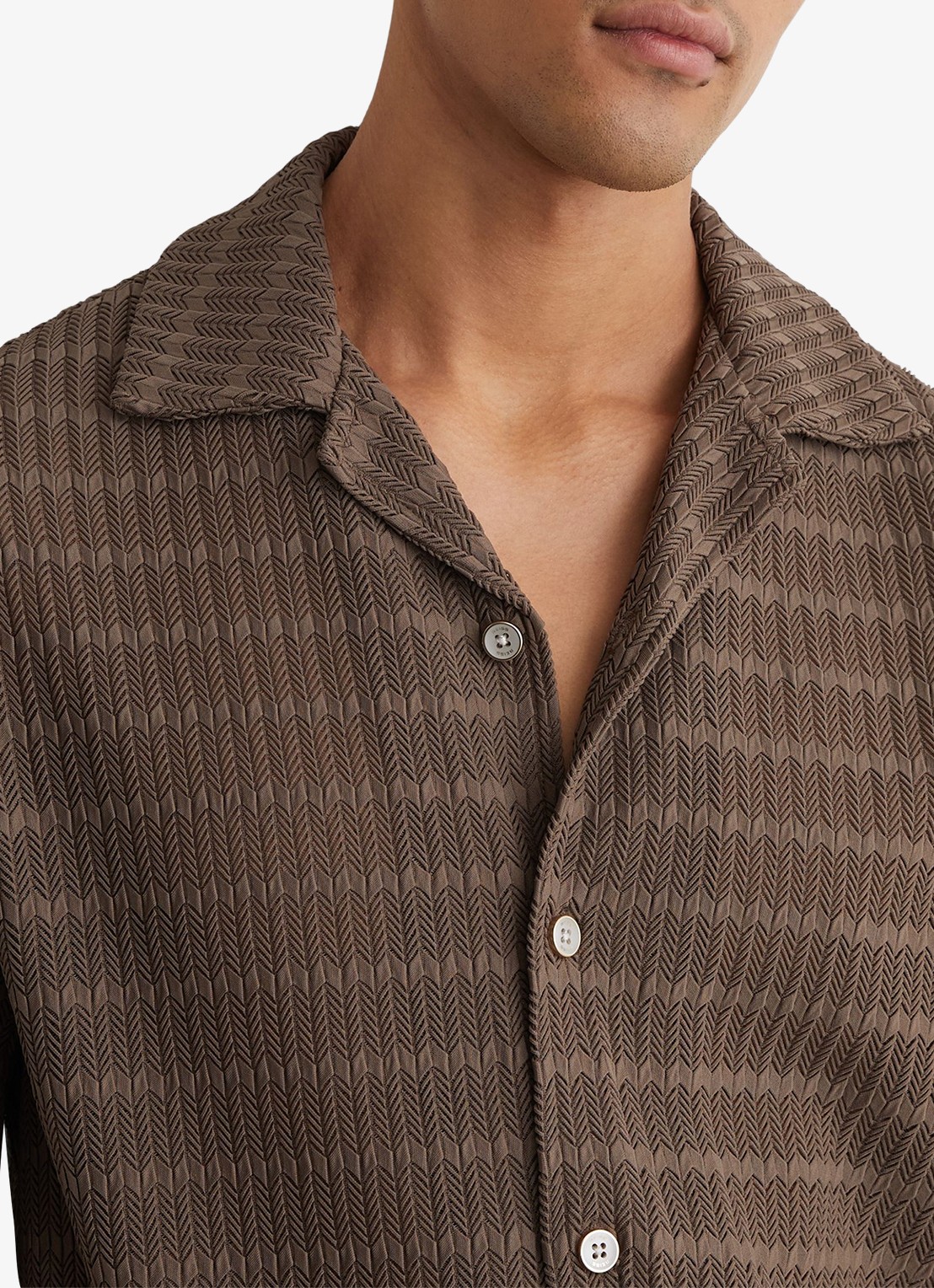 Reiss SID Chevron-Crochet Cuban-Collar Shirt - detail 4 taupe brown / bruin