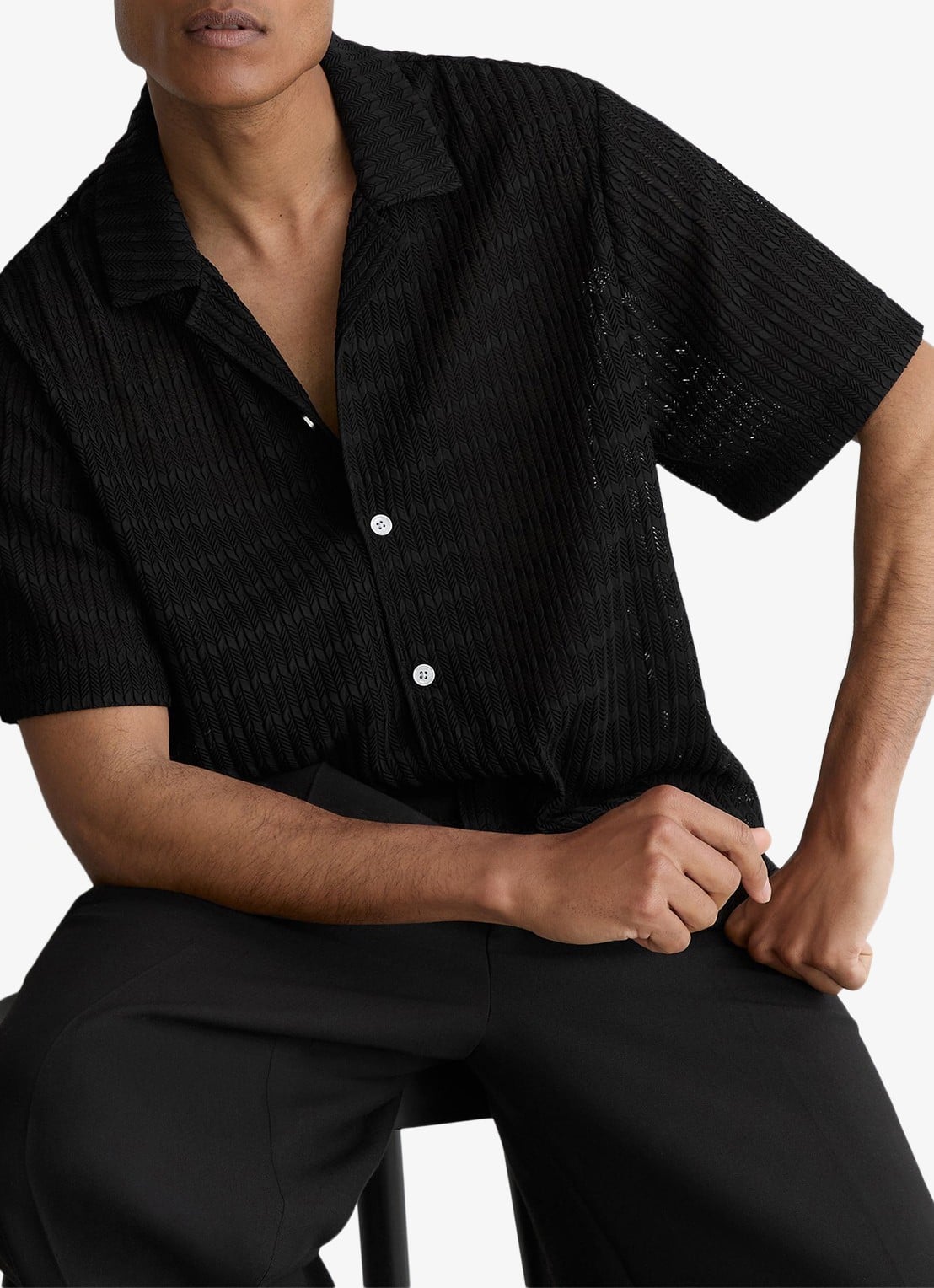 Reiss SID Chevron-Crochet Cuban-Collar Shirt - detail 4 black / zwart