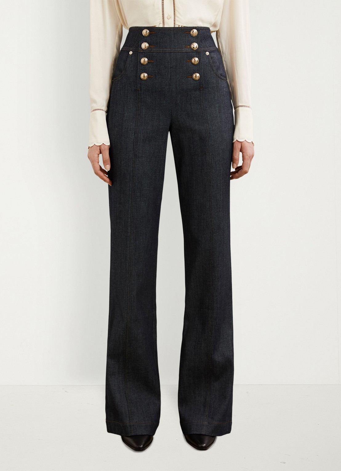 Reiss Skylar high waist flared jeans met knoop details - detail 4 denim