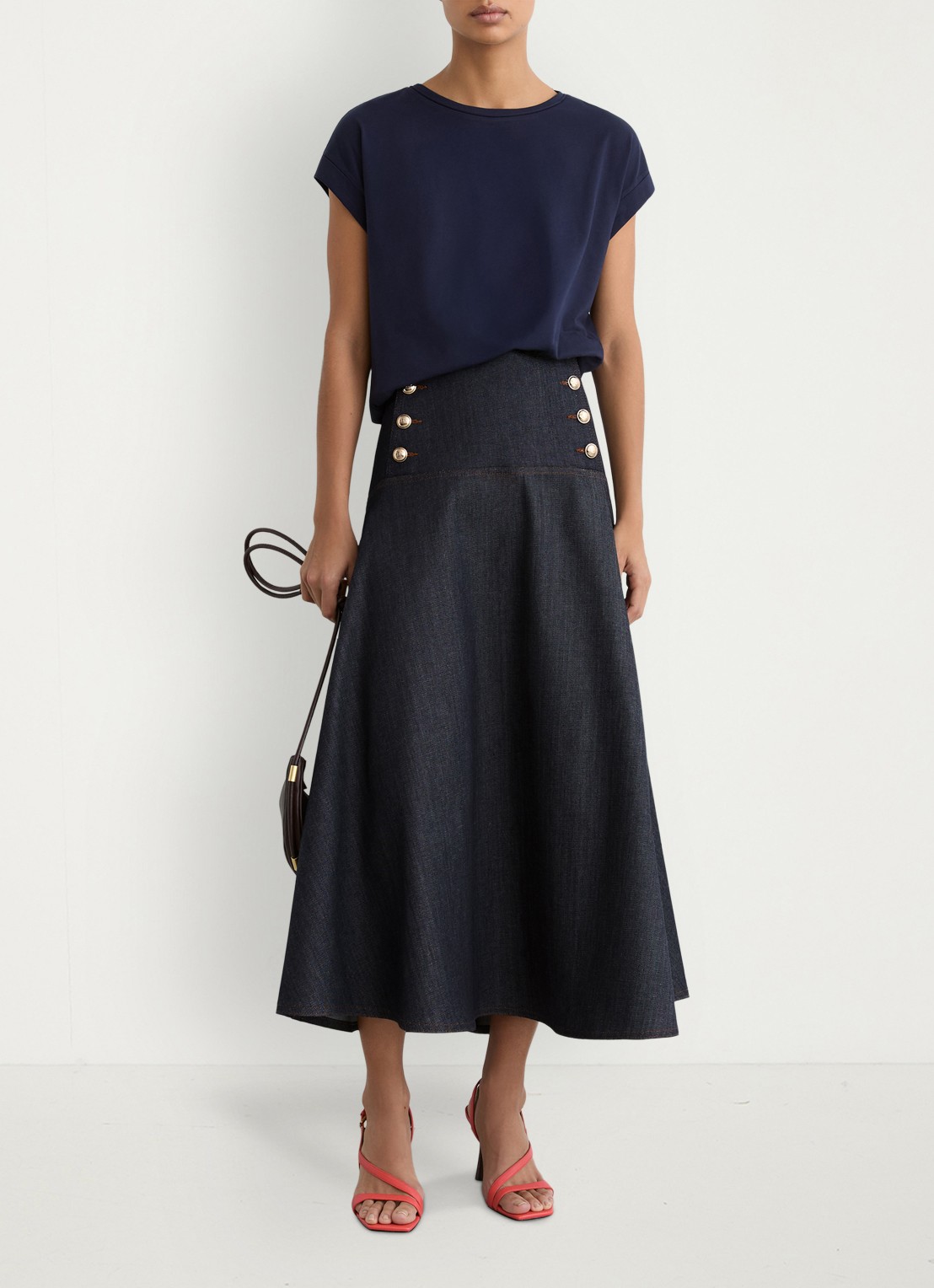 Reiss Skylar midi rok van denim met sierknopen - voorkant 3 dark blue / blauw