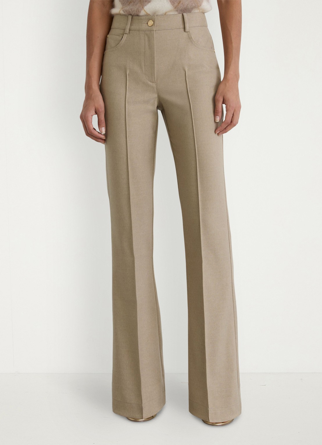 Reiss Sofia high waist flared fit broek met steekzakken - detail beige