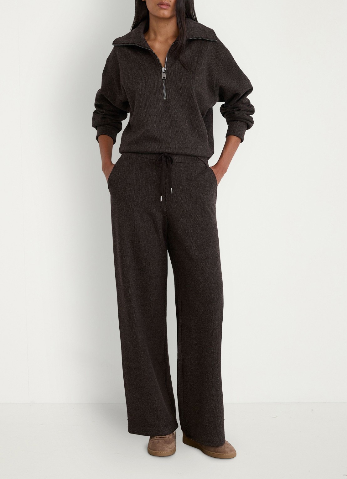 Reiss Sylvie mid waist wide leg joggingbroek  - voorkant 2 donkerbruin