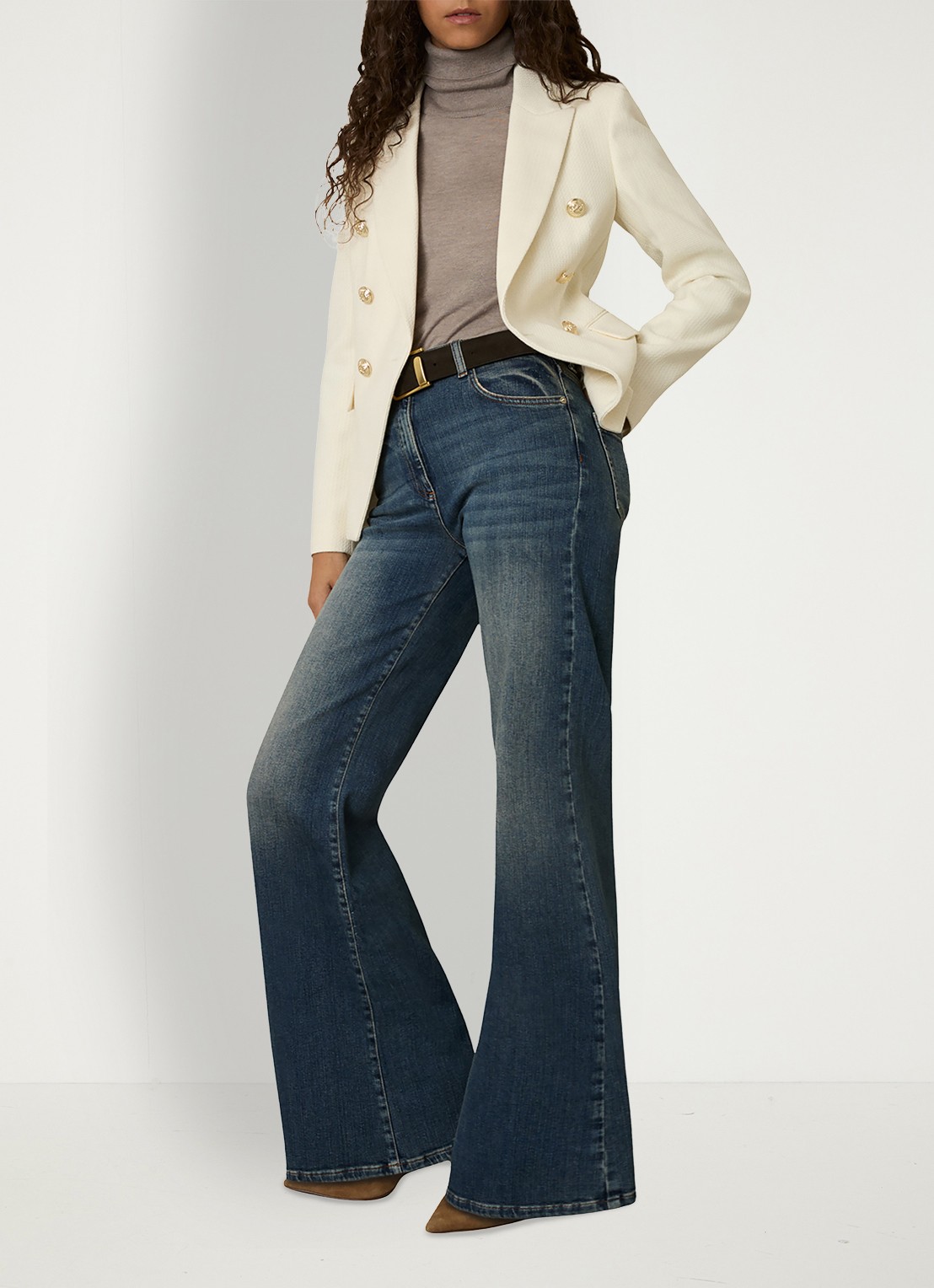 Reiss Tally double breasted blazer met sierknopen - voorkant wit