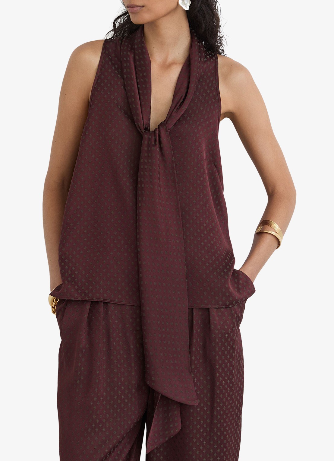 Reiss Tilly top met sjaalkraag - detail 4 bordeauxrood