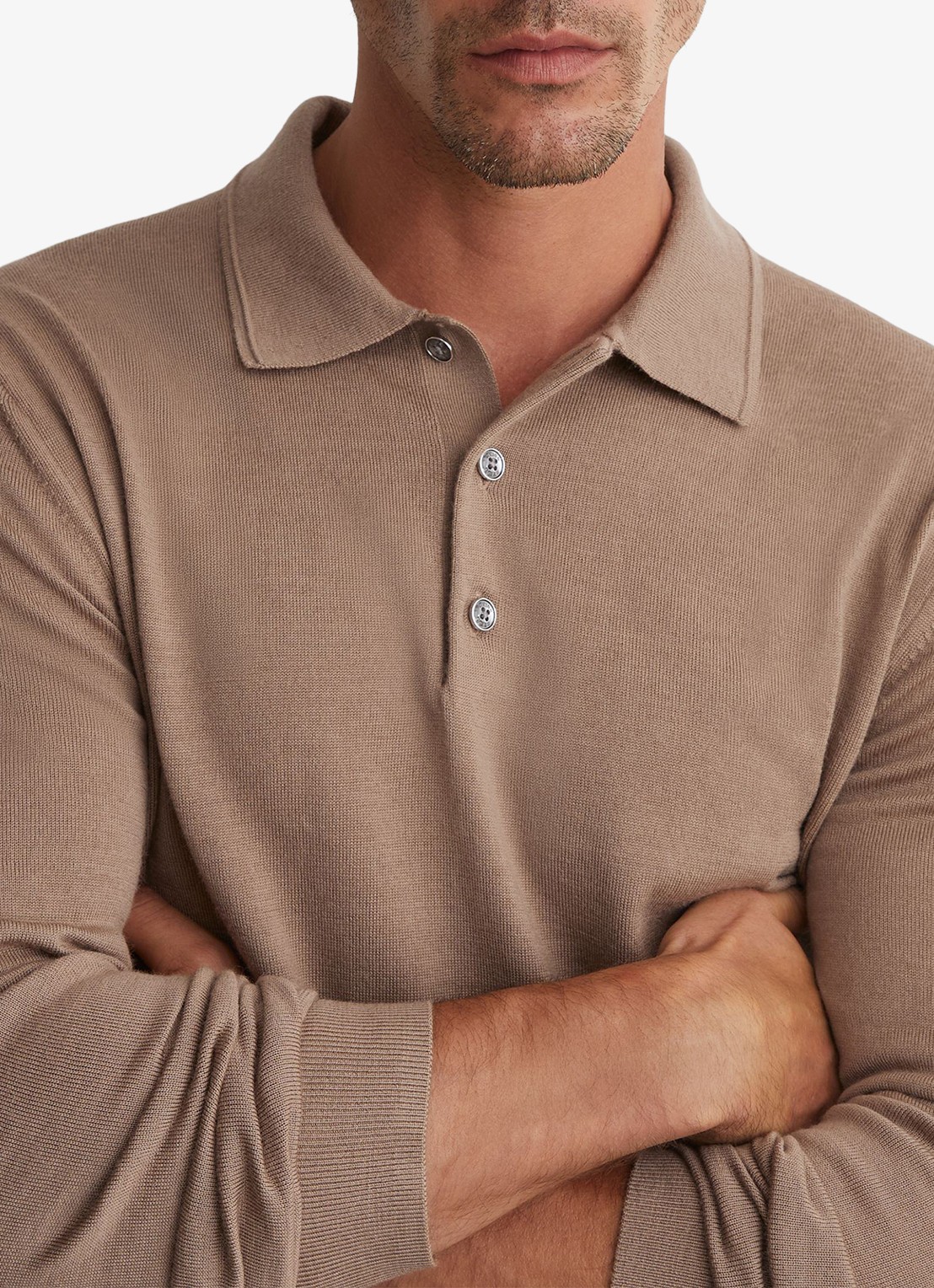 Reiss Trafford regular fit polo van merino wol - detail 2 camel