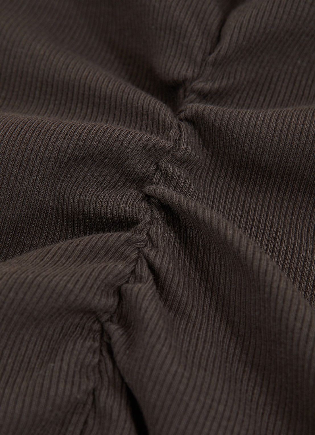 Reiss Trudy fijngebreide top met plooien - detail 3 donkerbruin