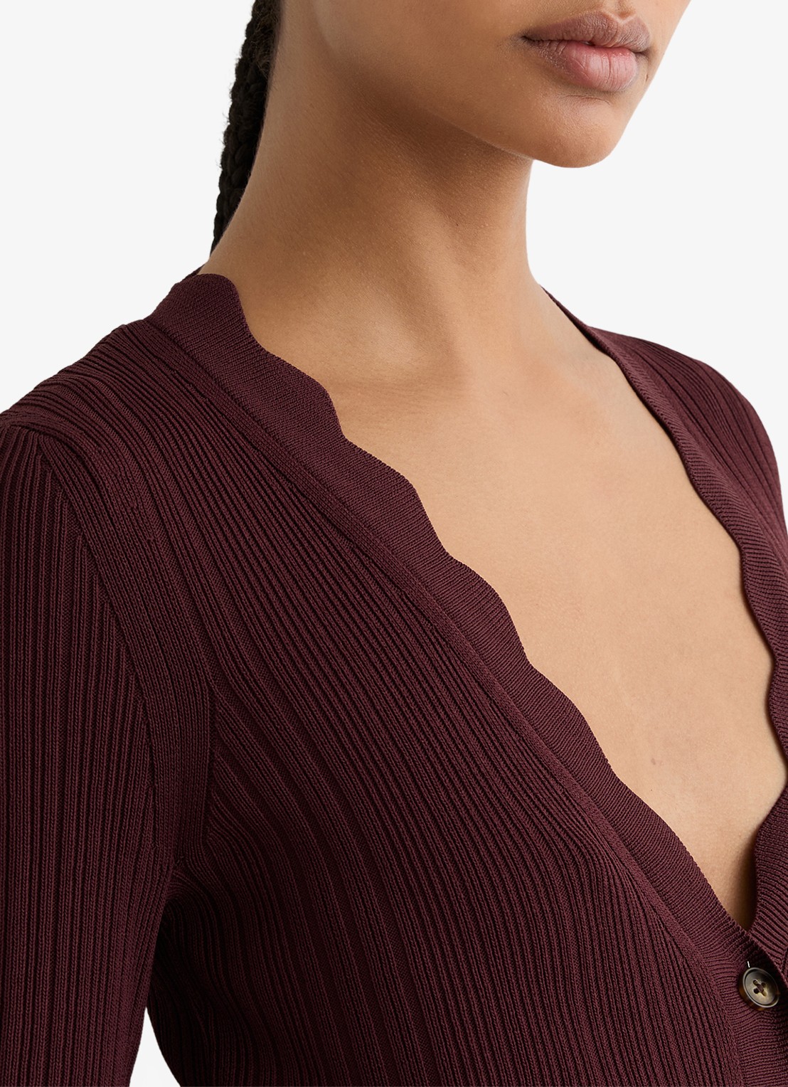 Reiss Vinny ribgebreid vest met V-hals - detail 2 bordeauxrood