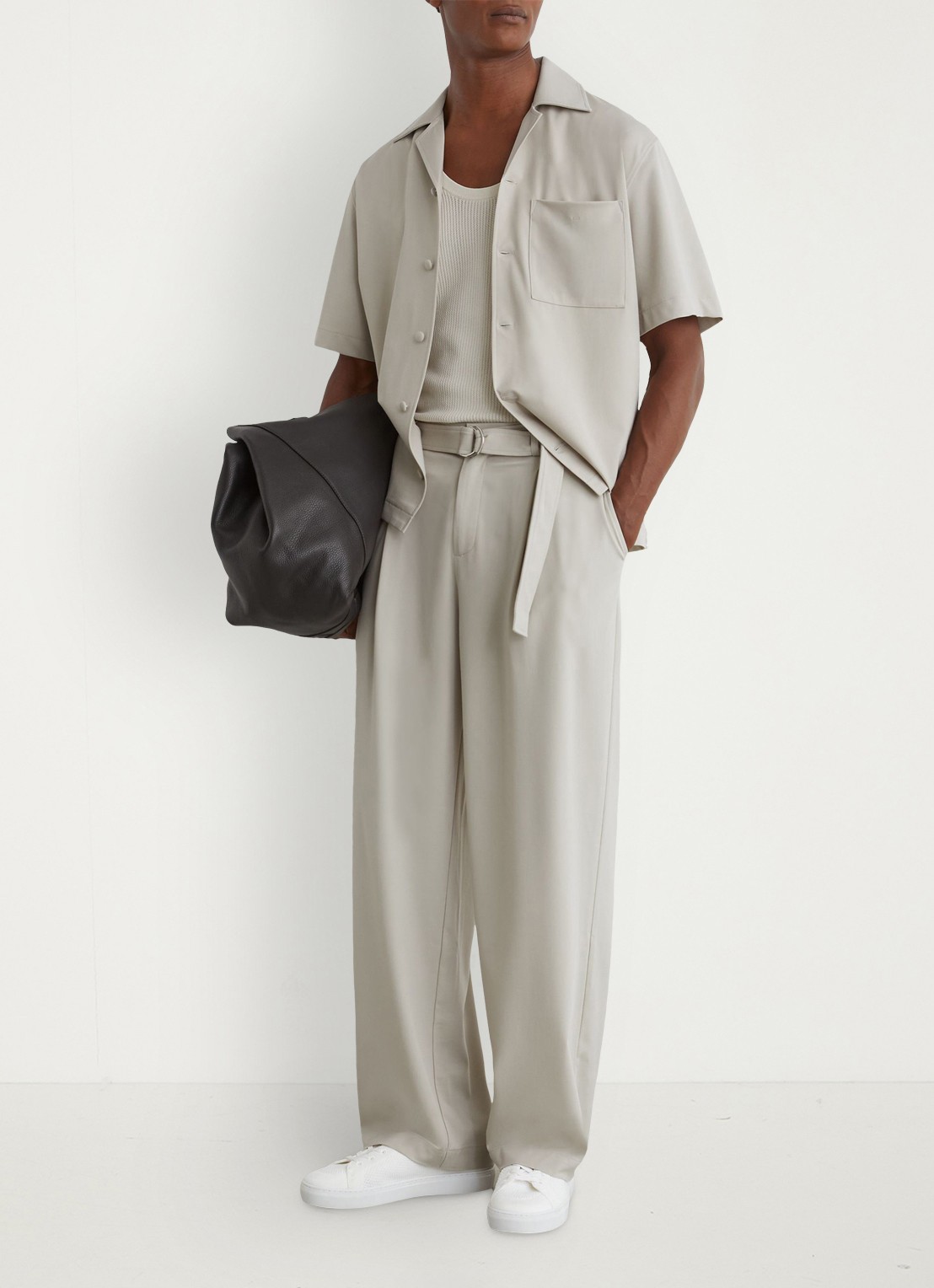 Reiss Walker relaxed fit pantalon met ceintuur - voorkant 2 beige