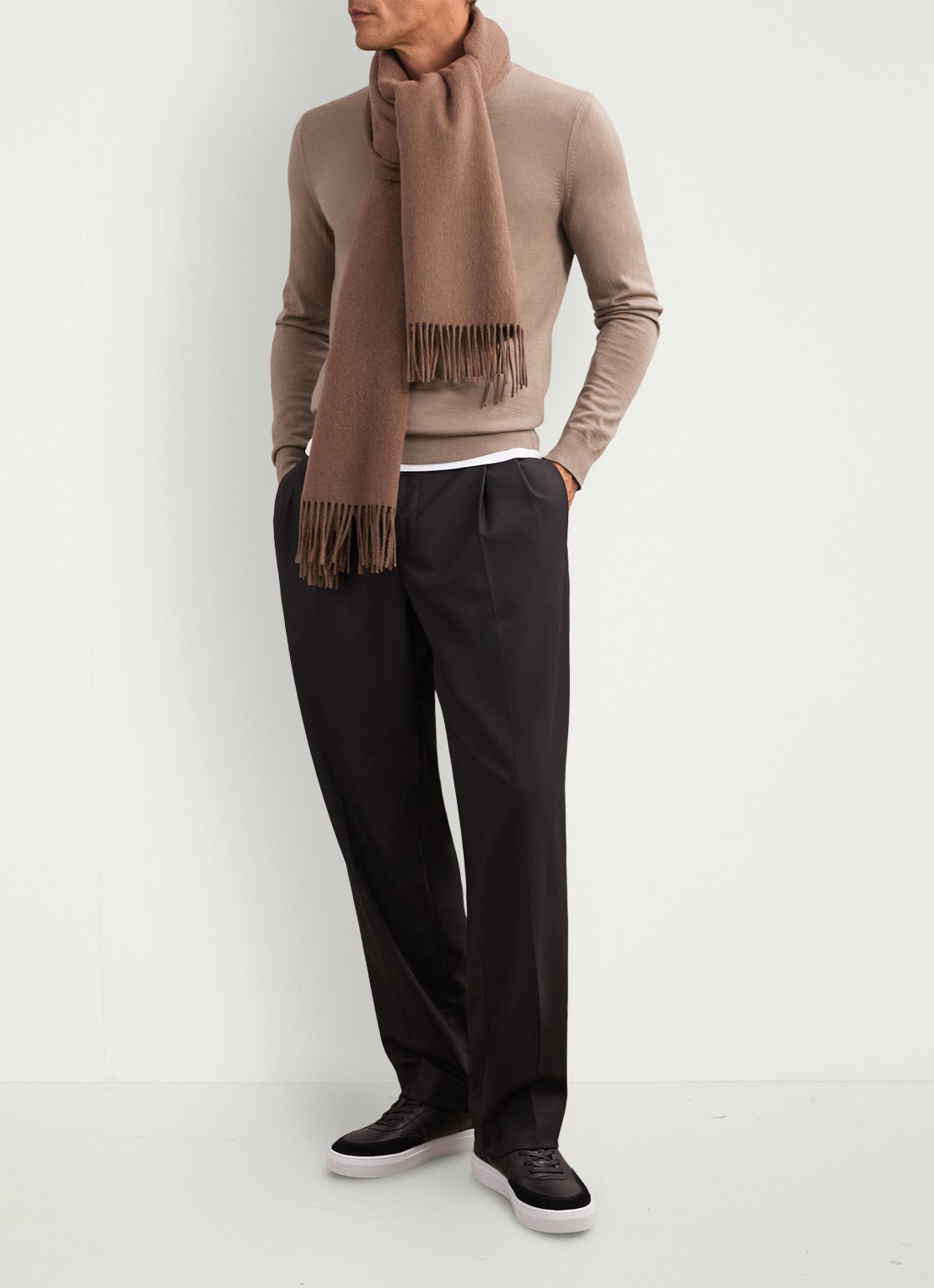 Reiss Wessex sweater van merino wol - voorkant 6 camel