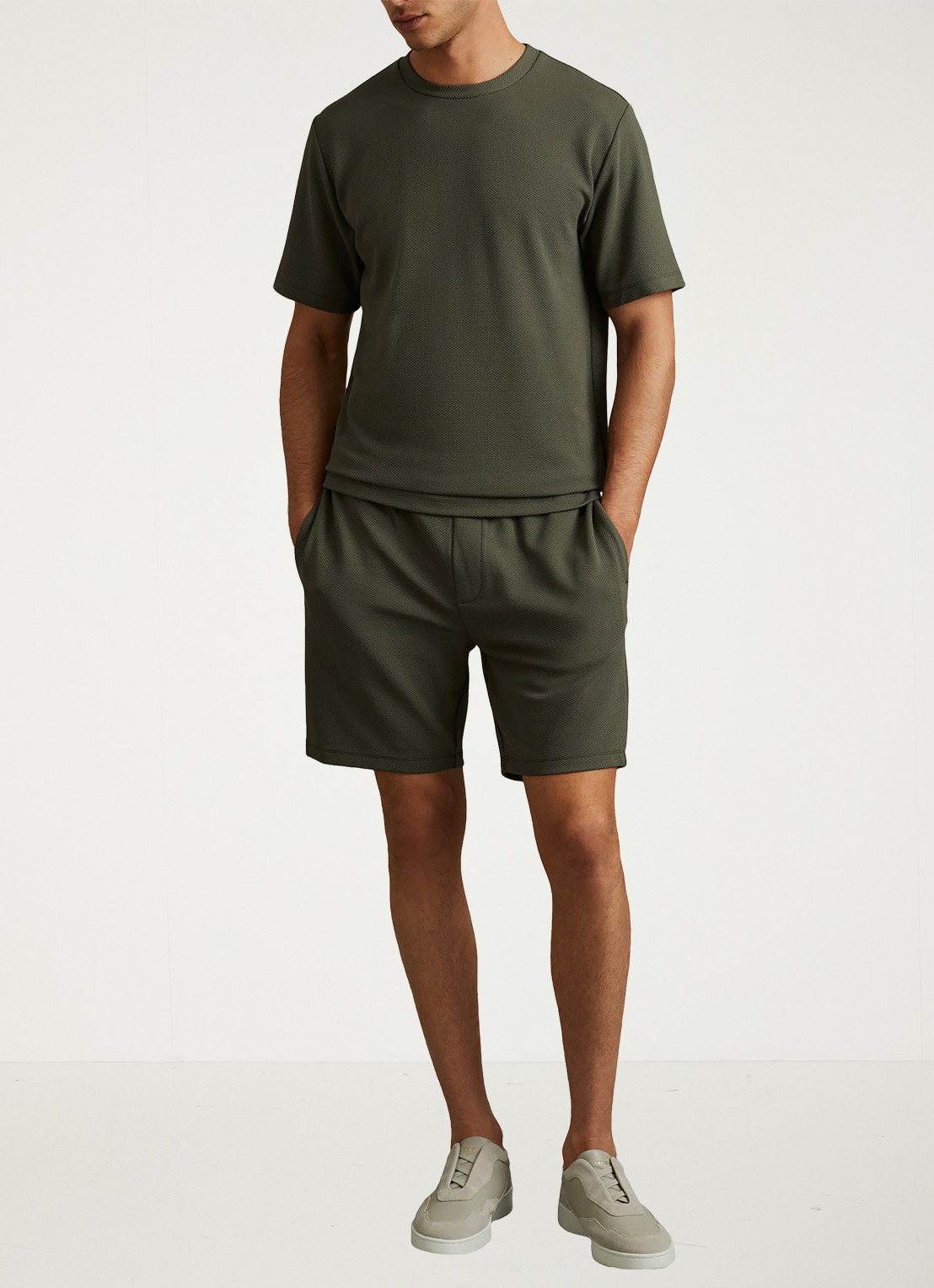 Reiss Wick T-shirt met structuur - voorkant 5 bronsgroen