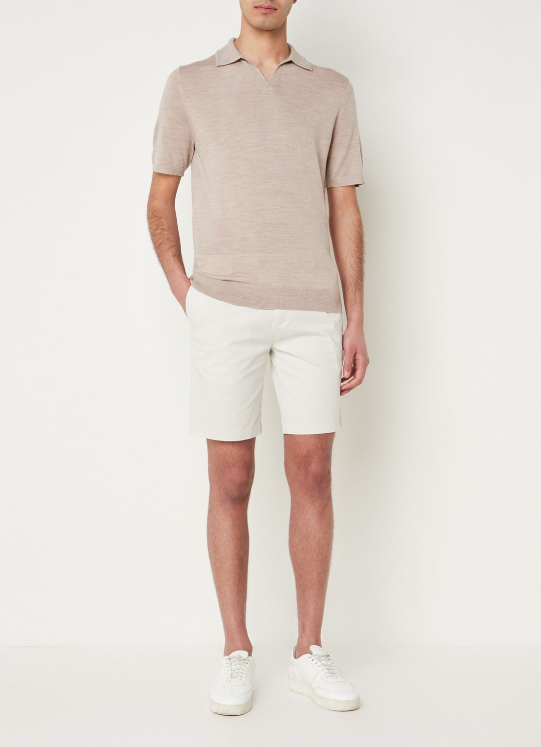 Reiss Wicket straight fit korte chino met steekzakken  - voorkant 3 gebroken wit