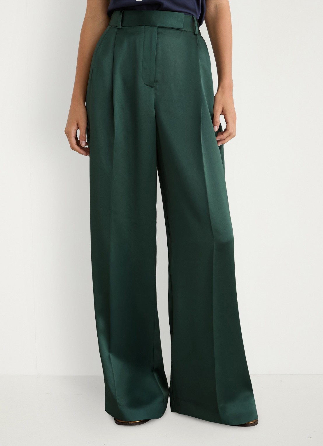 Reiss Zadie high waist wide fit pantalon van satijn - detail 4 donkergroen