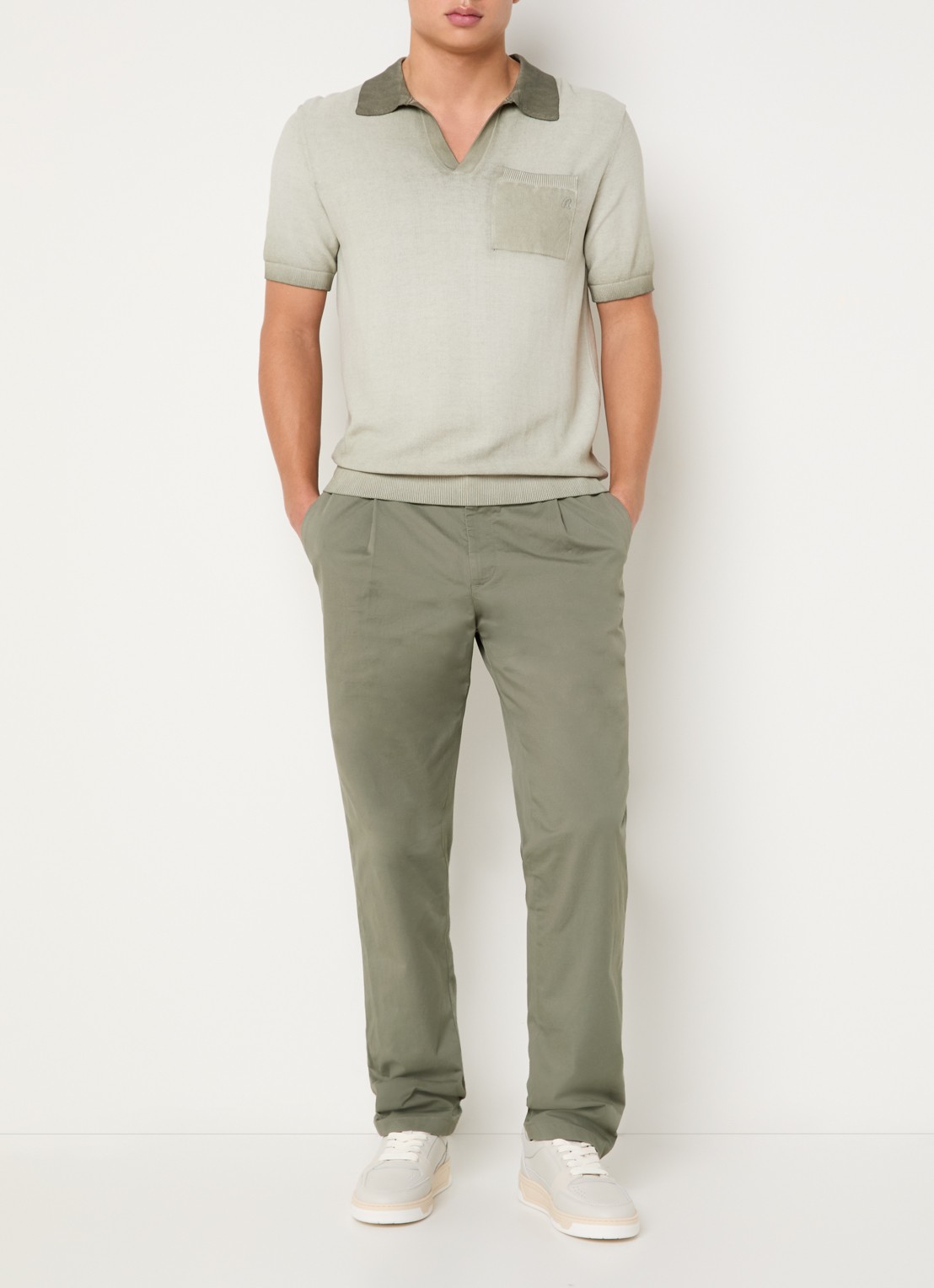 Replay Adhann tapered fit chino met steekzakken - voorkant 2 olijfgroen