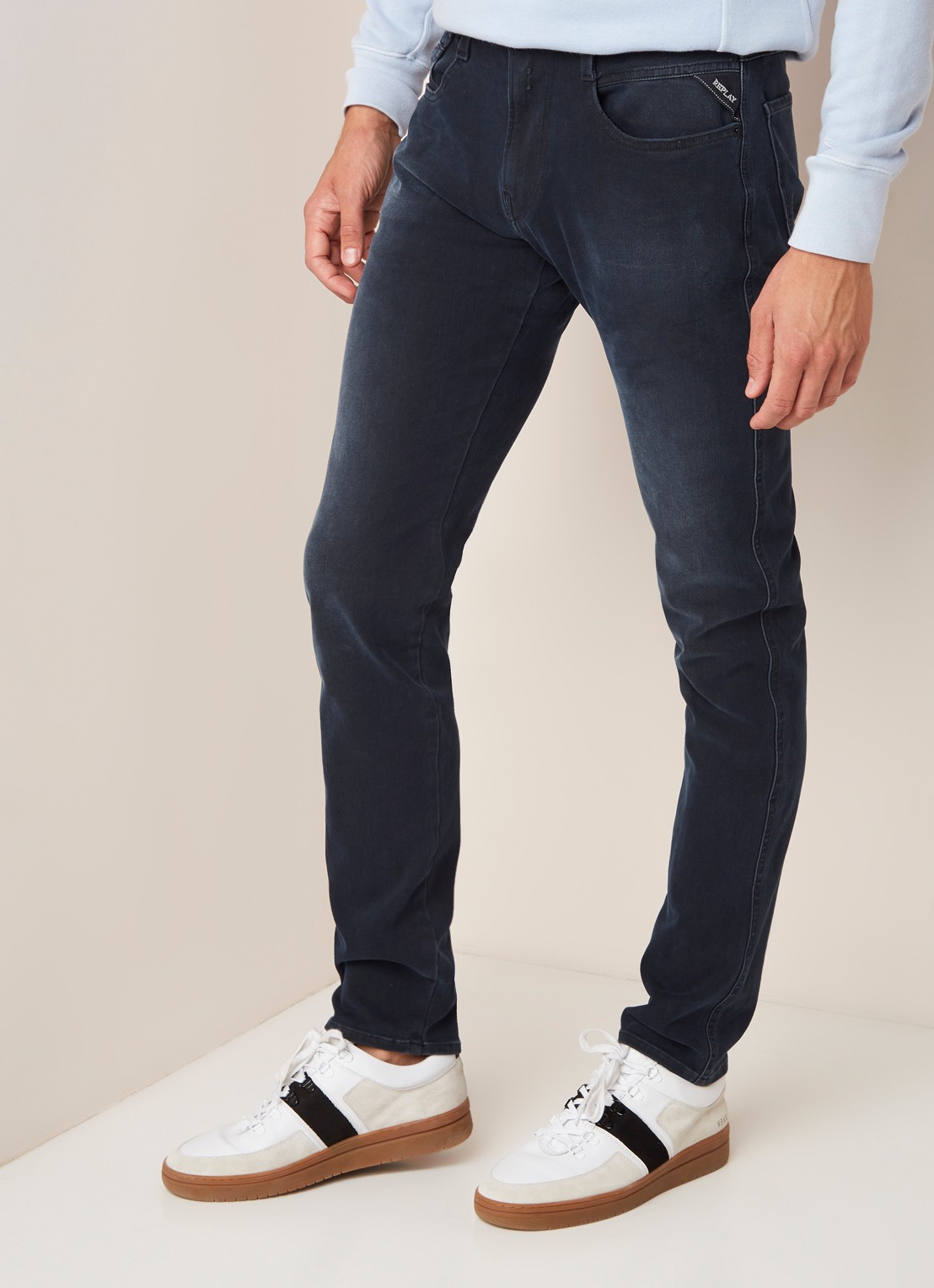 Replay Anbass Hyperflex+ tapered jeans met stretch - detail 2 indigo