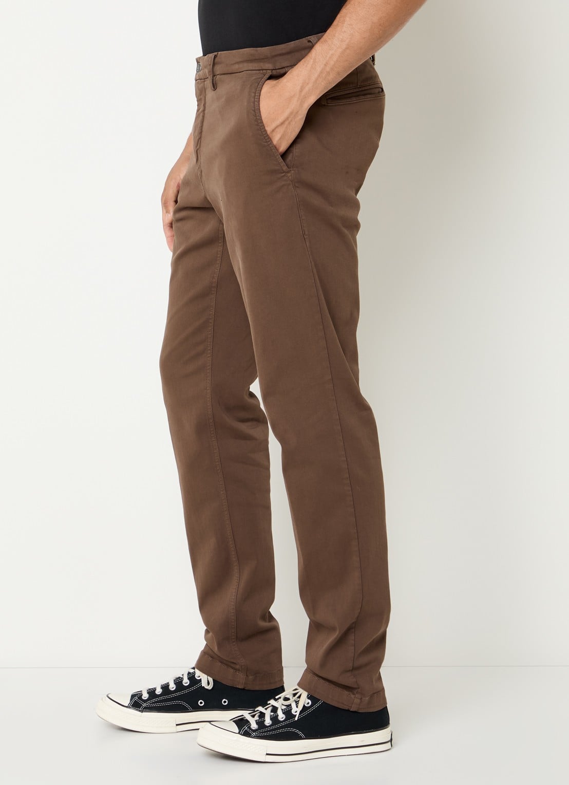 Replay Benini slim fit chino met steekzakken - detail 4 lichtbruin